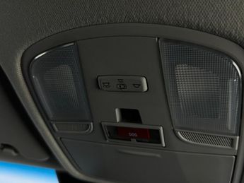 Hyundai KONA 64kWh Premium Auto 5dr (10.5kW Charger)