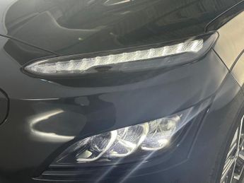 Hyundai KONA 64kWh Premium Auto 5dr (10.5kW Charger)