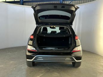 Hyundai KONA 64kWh Premium Auto 5dr (10.5kW Charger)