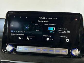 Hyundai KONA 64kWh Premium Auto 5dr (10.5kW Charger)