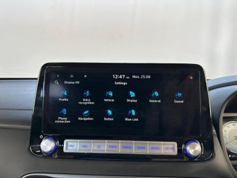 Hyundai KONA 64kWh Premium Auto 5dr (10.5kW Charger)