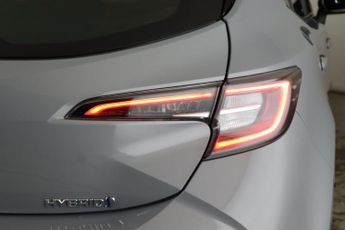 Toyota Corolla 1.8 VVT-h Icon CVT Euro 6 (s/s) 5dr