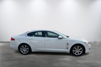Jaguar XF 3.0 V6 Luxury Saloon 4dr Petrol Auto Euro 4 (238 ps)