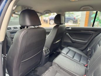 Volkswagen Golf 2.0 TDI SE DSG Euro 5 5dr