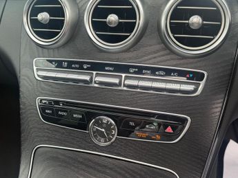 Mercedes-Benz C Class 2.1 C220d AMG Line (Premium) 7G-Tronic+ Euro 6 (s/s) 4dr