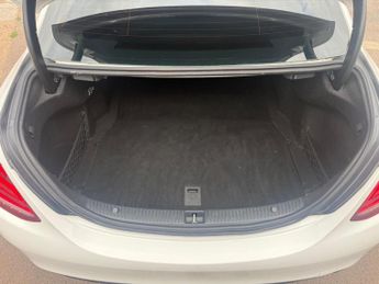 Mercedes-Benz C Class 2.1 C220d AMG Line (Premium) 7G-Tronic+ Euro 6 (s/s) 4dr