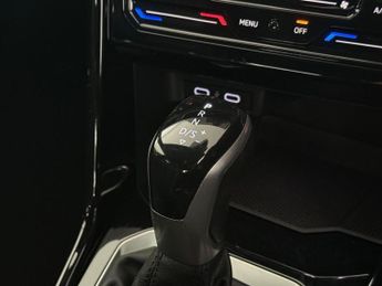 Volkswagen T-Roc 1.5 TSI R-Line DSG Euro 6 (s/s) 5dr