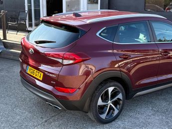 Hyundai TUCSON 2.0 CRDi Premium Auto 4WD Euro 6 5dr