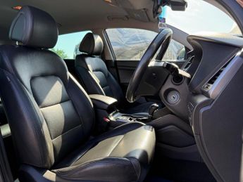 Hyundai TUCSON 2.0 CRDi Premium Auto 4WD Euro 6 5dr