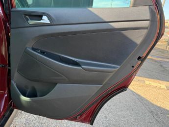 Hyundai TUCSON 2.0 CRDi Premium Auto 4WD Euro 6 5dr
