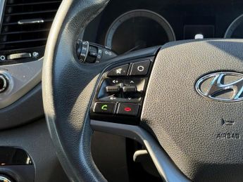 Hyundai TUCSON 2.0 CRDi Premium Auto 4WD Euro 6 5dr