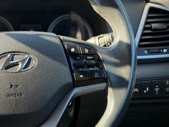 Hyundai TUCSON 2.0 CRDi Premium Auto 4WD Euro 6 5dr