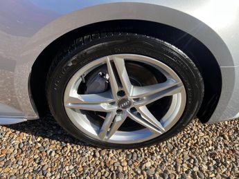 Audi A4 2.0 TDI S line S Tronic quattro Euro 6 (s/s) 4dr