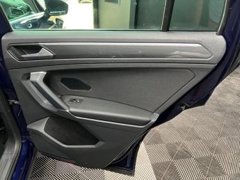 Volkswagen Tiguan 2.0 TSI SEL SUV 5dr Petrol DSG 4Motion Euro 6 (s/s) (230 ps)