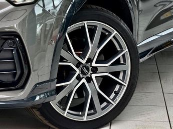 Audi Q3 2.0 TFSI 40 Vorsprung S Tronic quattro Euro 6 (s/s) 5dr
