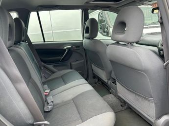 Toyota RAV4 2.0 VVT-i GX 4WD 5dr