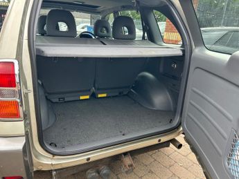 Toyota RAV4 2.0 VVT-i GX 4WD 5dr
