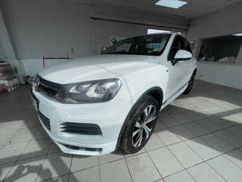 Volkswagen Touareg 3.0 TDI V6 BlueMotion Tech R-Line Tiptronic 4WD Euro 5 (s/s) 5dr