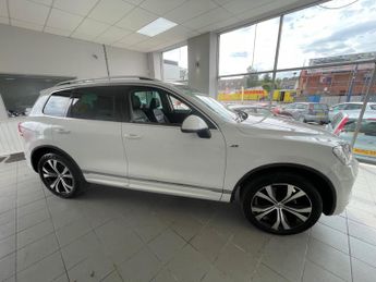 Volkswagen Touareg 3.0 TDI V6 BlueMotion Tech R-Line Tiptronic 4WD Euro 5 (s/s) 5dr