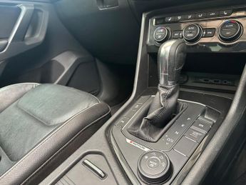 Volkswagen Tiguan 2.0 TDI SEL DSG 4Motion Euro 6 (s/s) 5dr
