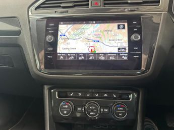 Volkswagen Tiguan 2.0 TDI SEL DSG 4Motion Euro 6 (s/s) 5dr