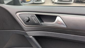 Volkswagen Golf 1.2 TSI BlueMotion Tech S DSG Euro 5