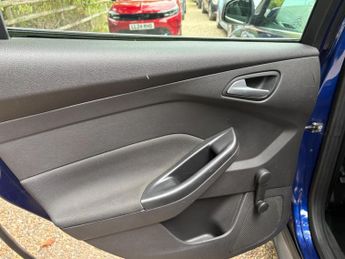 Ford Focus 1.6 Zetec Powershift Euro 5 5dr