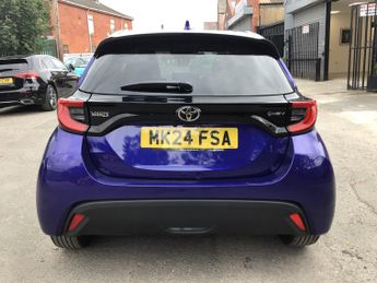 Toyota Yaris 1.5 VVT-h Design E-CVT Euro 6 (s/s) 5dr