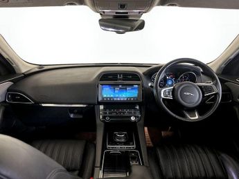 Jaguar F-PACE 2.0 D180 Portfolio Auto AWD Euro 6 (s/s) 5dr