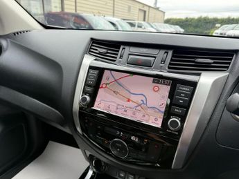 Nissan Navara 2.3 dCi Tekna Auto 4WD Euro 6 4dr