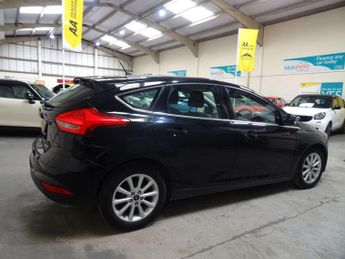 Ford Focus 1.0T EcoBoost Titanium Auto Euro 6 (s/s) 5dr