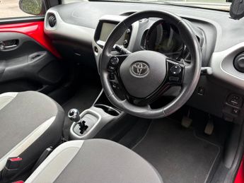 Toyota AYGO 1.0 VVT-i x-play x-shift Euro 6 5dr
