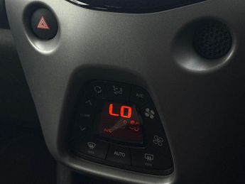 Toyota AYGO 1.0 VVT-i x-trend x-shift Euro 6 5dr (Safety Sense)
