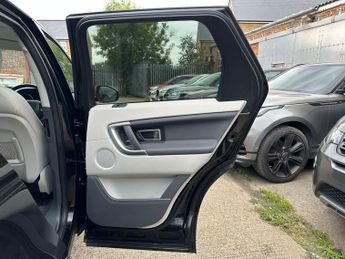 Land Rover Discovery Sport 2.0 TD4 HSE Black Auto 4WD Euro 6 (s/s) 5dr