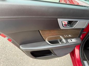Jaguar XF 2.2d Premium Luxury Auto Euro 5 (s/s) 4dr