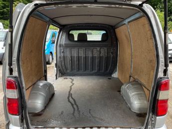 Toyota HiAce 2.5 280 D-4D RWD L1 H1 4dr