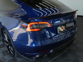 Tesla Model 3 (Dual Motor) Long Range Auto 4WDE 4dr