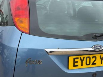 Ford Focus 1.6i 16v Ghia 5dr