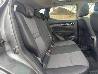 Nissan Qashqai 1.2 DIG-T n-tec+ XTRON 2WD Euro 5 (s/s) 5dr