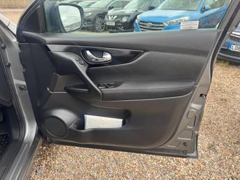 Nissan Qashqai 1.2 DIG-T n-tec+ XTRON 2WD Euro 5 (s/s) 5dr