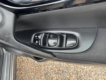 Nissan Qashqai 1.2 DIG-T n-tec+ XTRON 2WD Euro 5 (s/s) 5dr