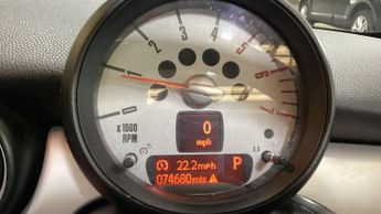 MINI Convertible 2.0 Cooper D Auto Euro 5 2dr