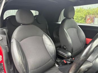 MINI Convertible 2.0 Cooper D Auto Euro 5 2dr
