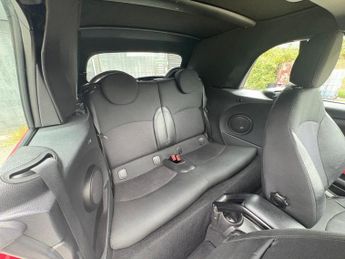 MINI Convertible 2.0 Cooper D Auto Euro 5 2dr