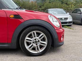 MINI Convertible 2.0 Cooper D Auto Euro 5 2dr
