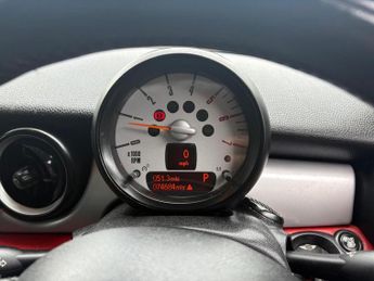 MINI Convertible 2.0 Cooper D Auto Euro 5 2dr