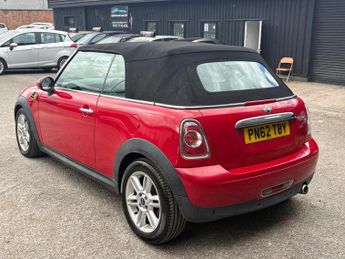 MINI Convertible 2.0 Cooper D Auto Euro 5 2dr