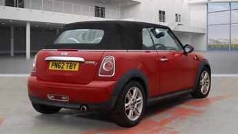 MINI Convertible 2.0 Cooper D Auto Euro 5 2dr