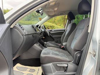 Volkswagen Tiguan 2.0 TDI BlueMotion Tech Match DSG 4WD Euro 5 (s/s) 5dr