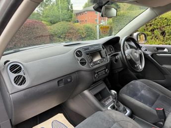 Volkswagen Tiguan 2.0 TDI BlueMotion Tech Match DSG 4WD Euro 5 (s/s) 5dr